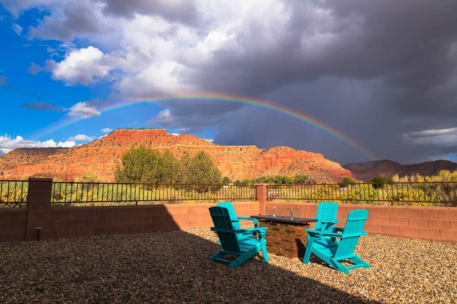 360° red‑rock views + Full RV hookups in Kanab