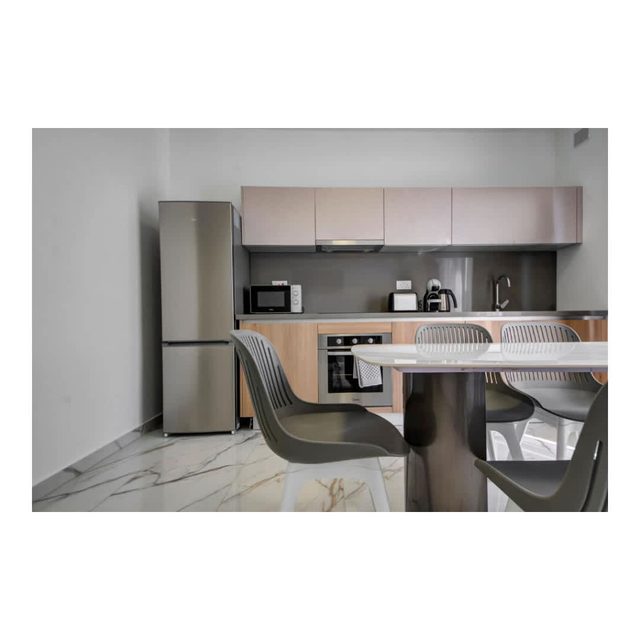 Family Friendly 2 Bedroom Apartment - By HostMT