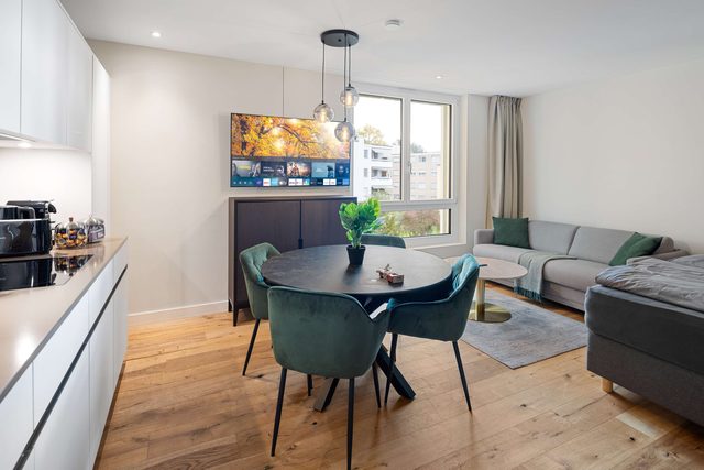 Premium | Modern | Park | Wash | Cook | 15'Airport