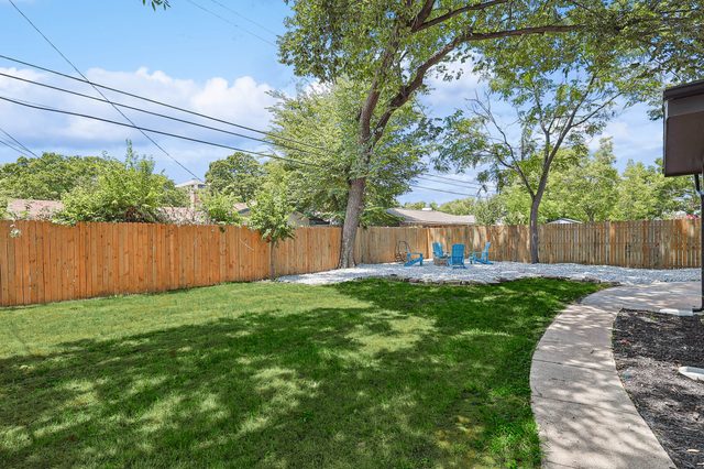 Bright Modern Home | 3BR, 2BA, Fenced Backyard