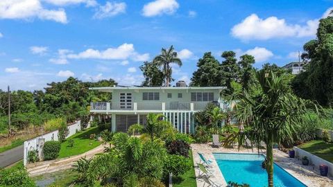 Casa Brisa for 18: El Yunque Rainforest Villa: Private Pool, Generator & Mountain Views — Rio Grande, Río Grande
