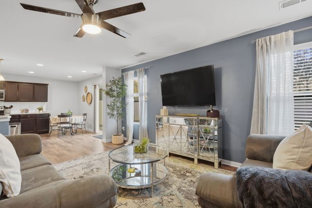 Spacious 4BR Getaway with Fenced Yard, Minutes Away From CLT Airport & Uptown Charlotte