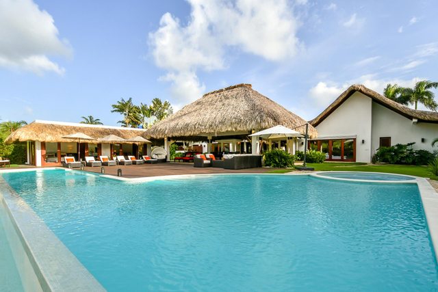 Bali Seven | Modern Zen Luxury Just Steps from Minitas Beach