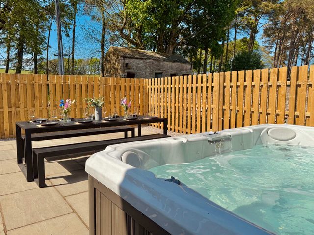 Two-Home Dales Estate · Sleeps 18 · Yorkshire — Newbiggin-on-Lune, England