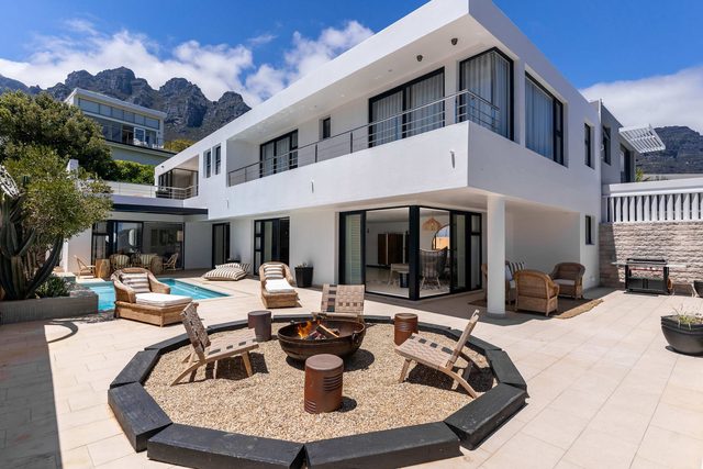 Camps Bay Villa, Sleeps 10, Pool, Views - Cape House