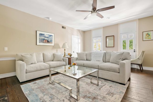The Retreat | Downtown King 2BD w/ Porch + Parking — Charleston, SC