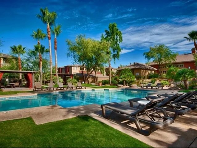 Gated Condo, Heated Pool, Spa, Gym, Near Zoo — Phoenix, AZ