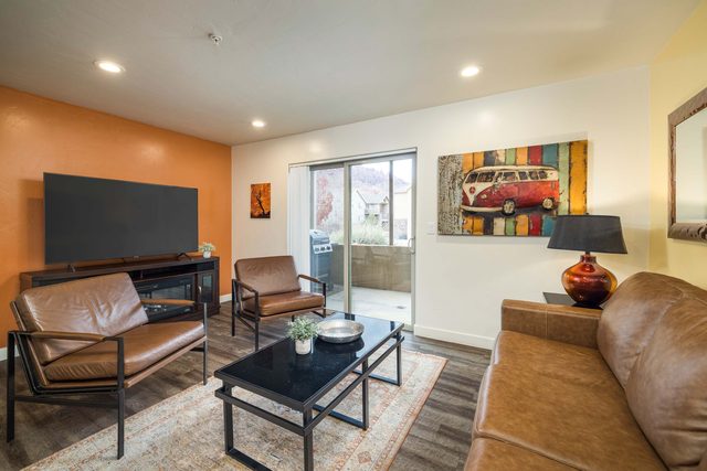 2A Relaxing Moab Redcliff Condo Pool & Hot Tub - Pet Friendly! — Moab, UT
