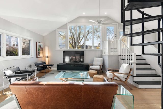 Unique Architectural Home, Walk to town and beach!