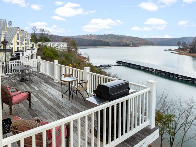 Norris Lake Views, Sleeps 14・Boat Slip・Pool Access