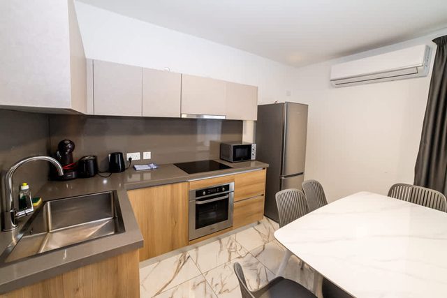 Bright & Modern 2-Bedroom Apartment - by HostMT — San Pawl il-Baħar, Saint Paul’s Bay