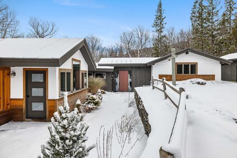 Ski-In/Out Lodge | Stratton Mountain