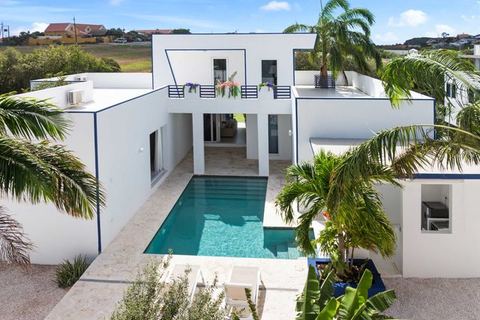 Villa Santorini – Luxury 4-Bedroom Villa with Pool, Gym & Outdoor Living in Brakkeput, Curaçao