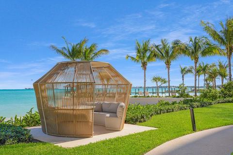 Oceanfront Aqualina Penthouse with Infinity Pool — Nassau, New Providence