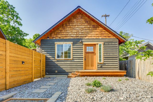 Coeur d'Alene Studio: Downtown Charm & Comfort
