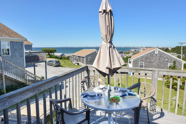 Views of the Bay Access to Private Beach!