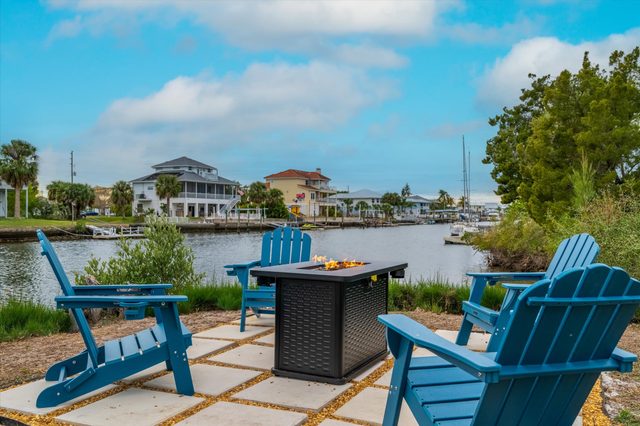Hot Tub Waterview & BBQ! Kayak into the Sunset! — Hernando Beach, FL