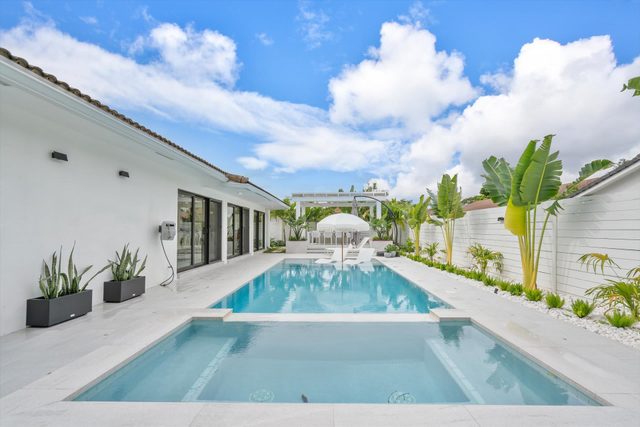 Chic Miami Luxe Villa - with Pool & Outdoor Oasis — Miami, FL