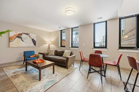 3BR Modern & Spacious Downtown Apartment — Detroit, MI