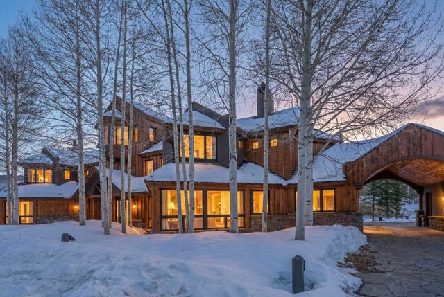 Mountain Village Lodge | Private Hot Tub & Shuttle
