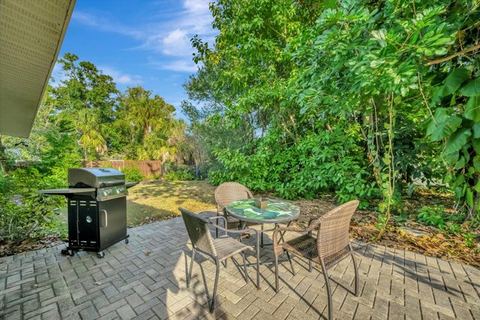 Pet Friendly Homes Sleeps 8 near Downtown Sarasota