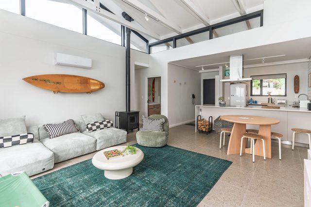 Wavescapes Retro Penthouse — Muizenberg, Western Cape