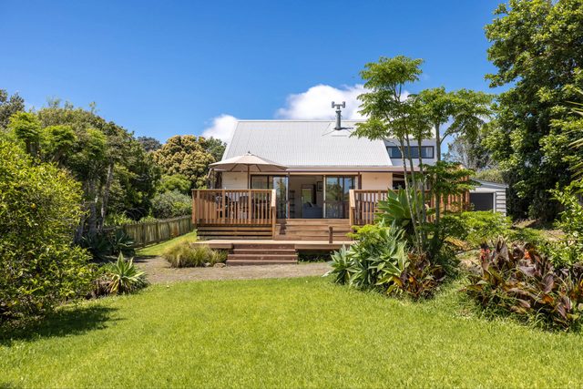 Olive Lane – A True Waiheke Bach