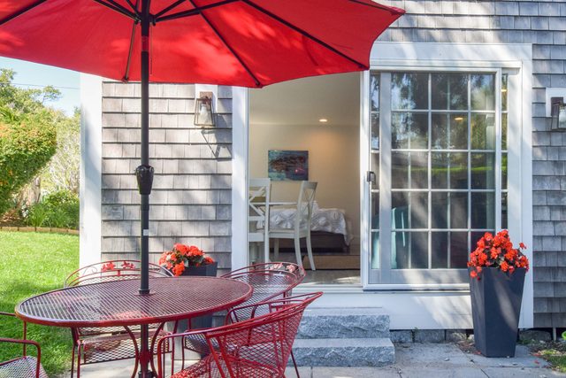 East End Condo w/ Beach Access!