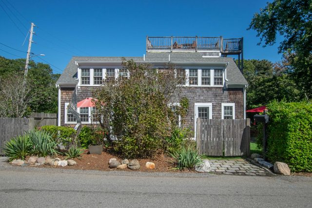 East End Condo w/ Beach Access!