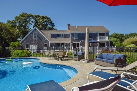 Beautiful Spacious Family Retreat w/ Pool!