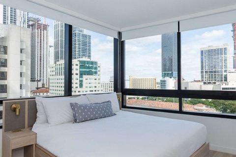 Upscale 2/2 Condo Downtown Miami with Free Parking