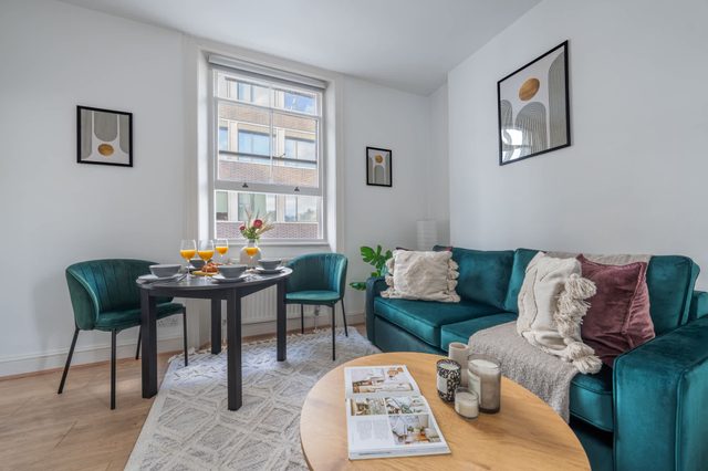 Bright Central 1BR 1BA steps from Oxford Street
