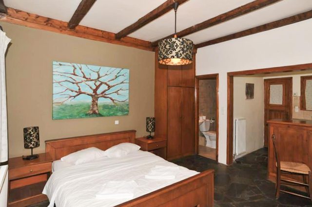 Goura Guesthouse Garden Double Room Lake Doxa