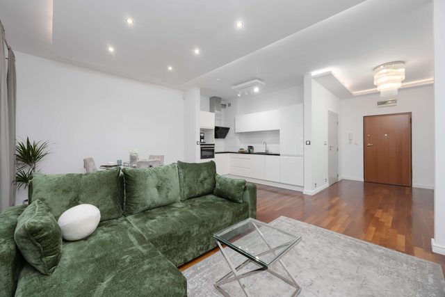 Spacious Apartment with a Balcony | Garage | Close to the Palace