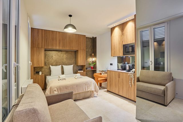 Suite Premium facing the Chateau de Vincennes