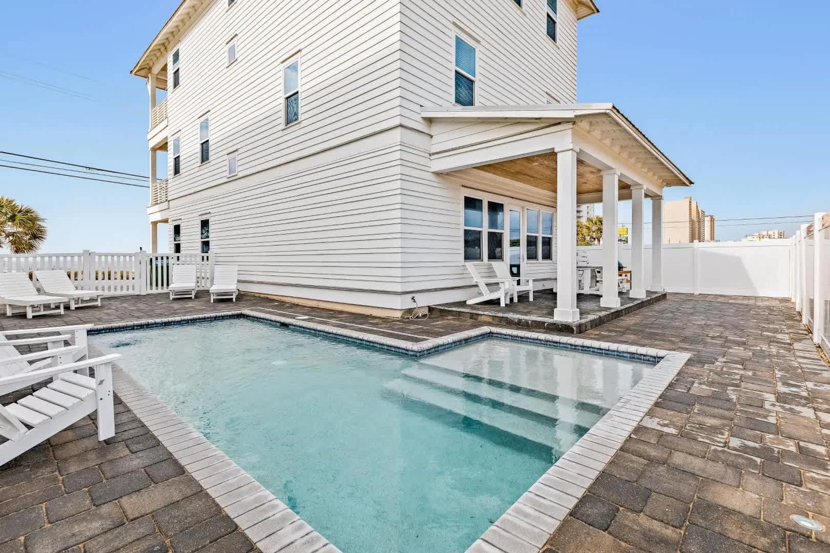 Chat N Chill Beach Retreat Pool, Beachfront, Private Beach