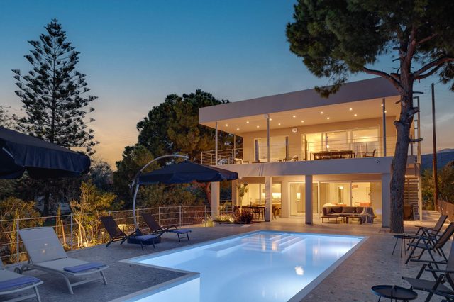 Villa Nonna — Agioi Theodoroi, Peloponnese