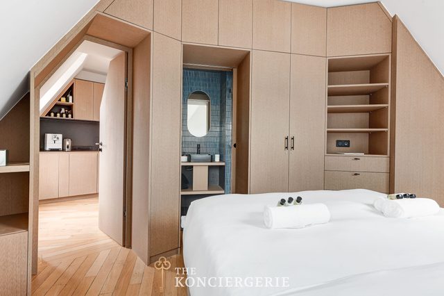 Luxe sous les toits, vue Tour Eiffel & A/C — Paris, Île-de-France