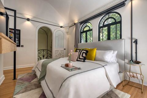 Campos Elíseos - Queen Elizabeth's Balcony Room — Ciudad de México, Mexico City