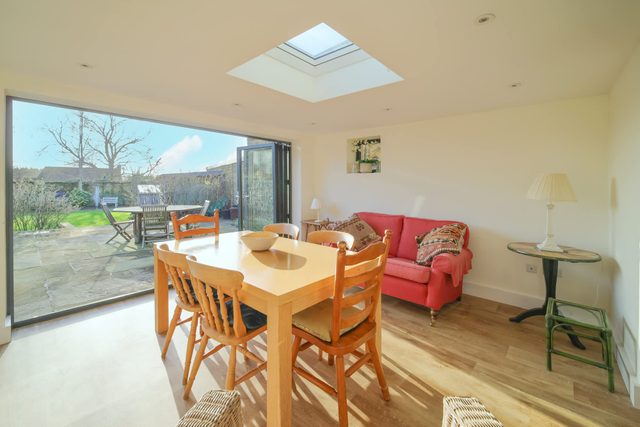 Charming Barn Conversion, Idyllic Somerset Village