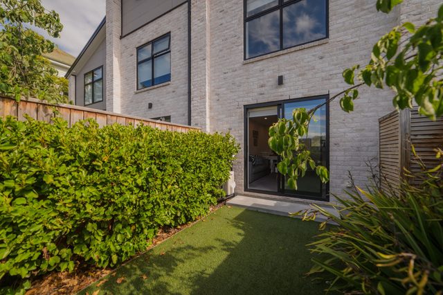 Central Gloucester | 2BR + Laundry | CBD