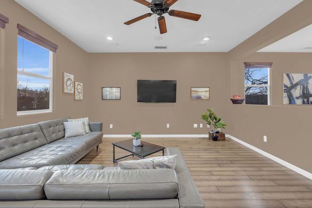 4Bedroom/ Long Driveway/9 Beds/6TVs/Sleeps16 — Reno, NV