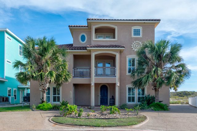 Sunrise Beach Villa~ Beach Views~Private Elevator