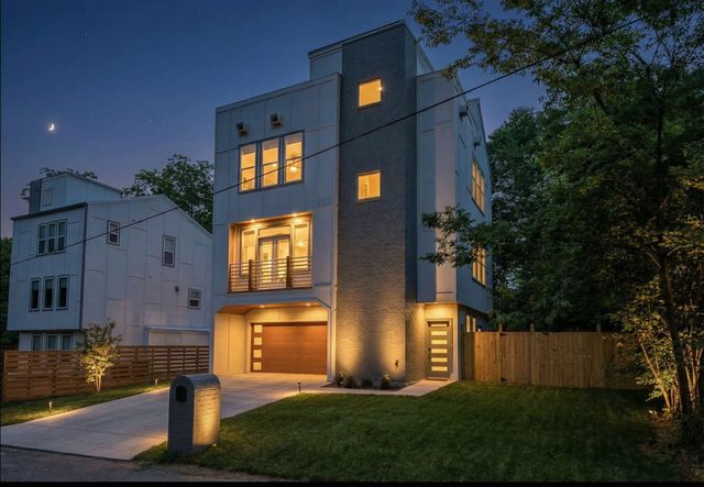 East Nash•3mi to DT•Rooftop•Hot Tub•Walk 2 Bars — Nashville, TN