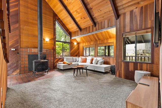 Redwood Retreat in Gualala - 4BR/3BA, Sleeps 10 — Gualala, CA