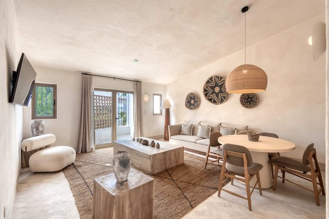 1BR Pool & Private Terrace in Casa Nima