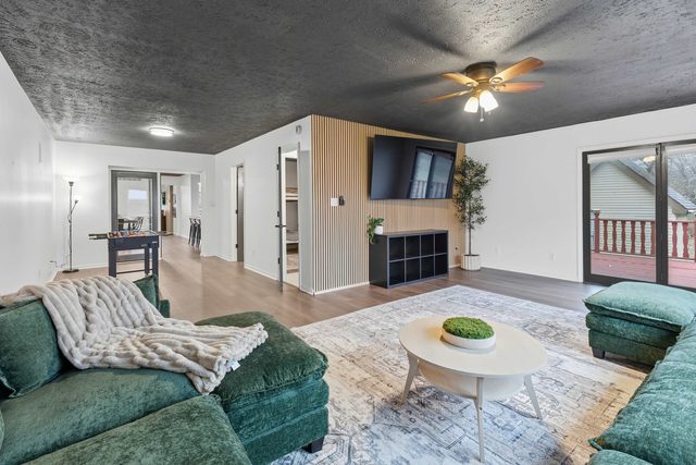 Luxury Home Near Grand Park and Wineries