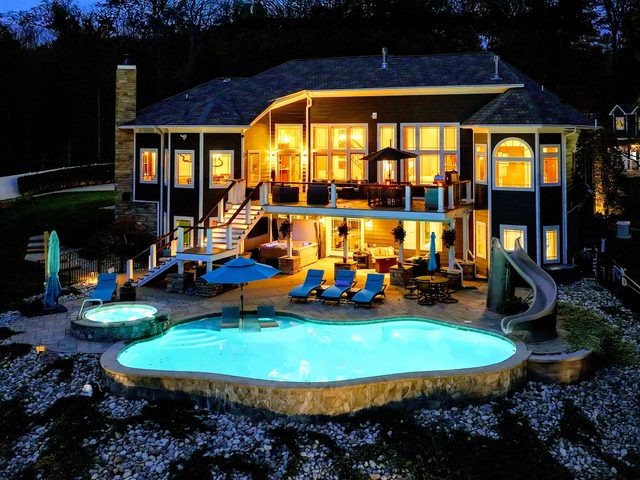 NEW 7BR Lakefront Lake Anna, Pool, Spa, Dock — Mineral, VA