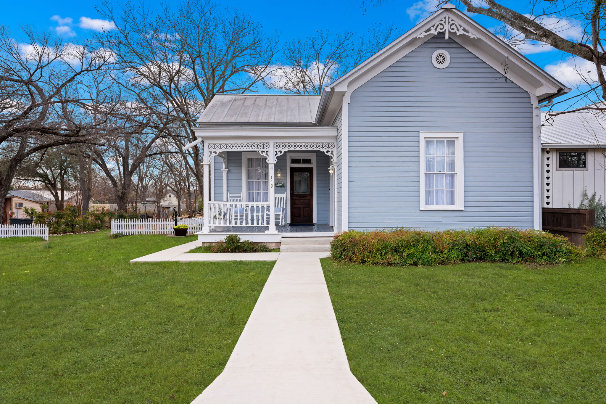 Bella Rosa Off Main - Walking distance to Main St