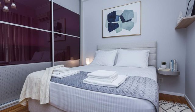 Central 2 Bd Apt with Balcony by Monastiraki